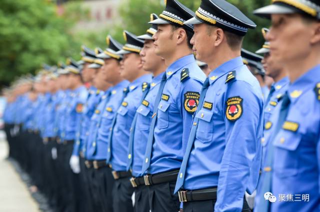 湖南城管重塑形象，新时代风采服装亮相