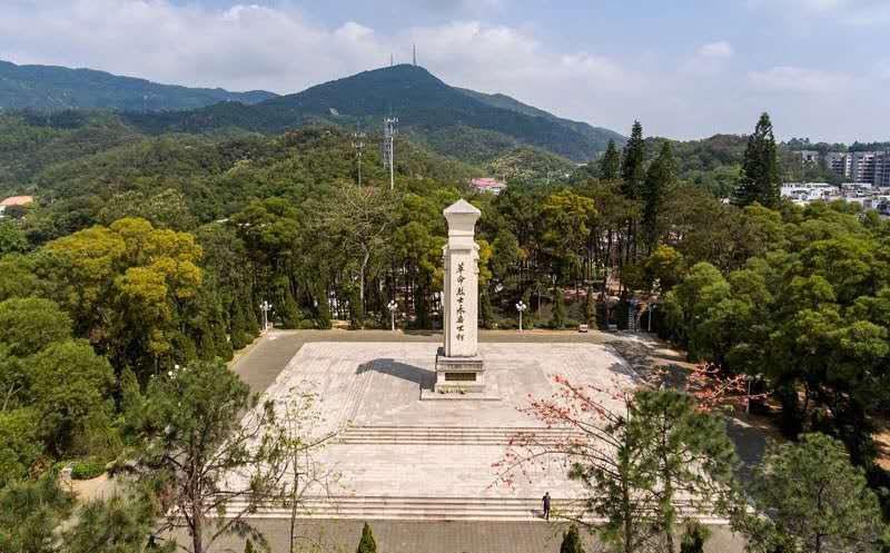 海南南海之滨，发展与保护的同步前行